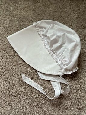 Classic White Adult Bonnet